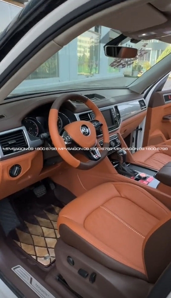 Volkswagen Teramont độ ghế Limousine Nami 2.0 - bọc da đổi màu nội thất
