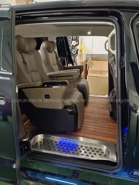Volkswagen Viloran độ ghế limousine Alphard cao cấp