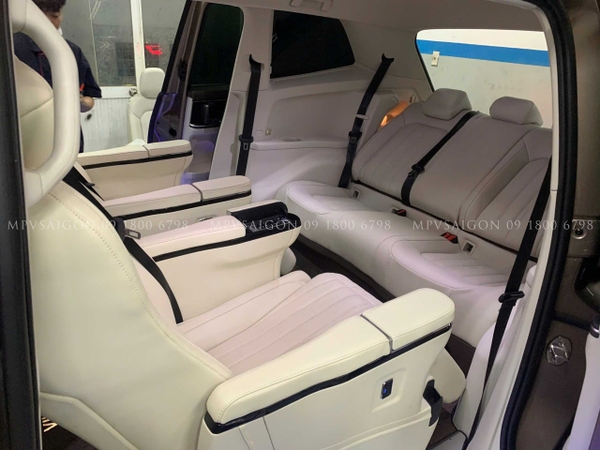 Volkswagen Viloran độ ghế limousine Alphard cao cấp