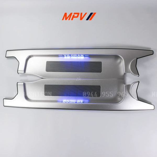 Ốp nhôm chống trầy bậc lên xuống có LED xe Viloran