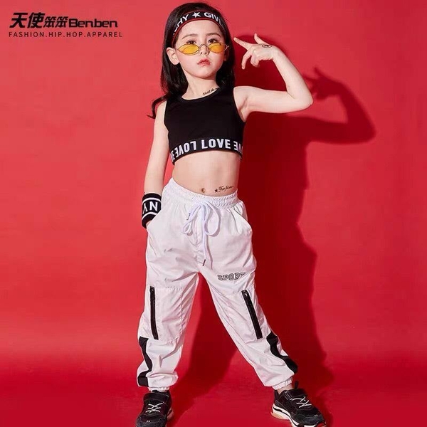 Set Bra Love Đen + Quần Sport Trắng