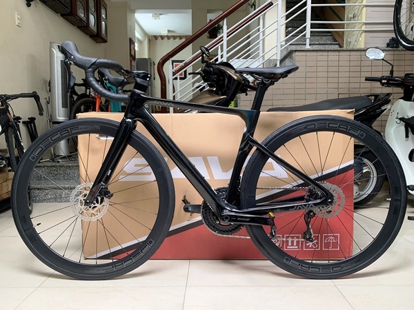 Xe đạp đua JAVA VESUVIO (2024) - Khung Carbon, full group Shimano 105 R7120 thắng đĩa dầu