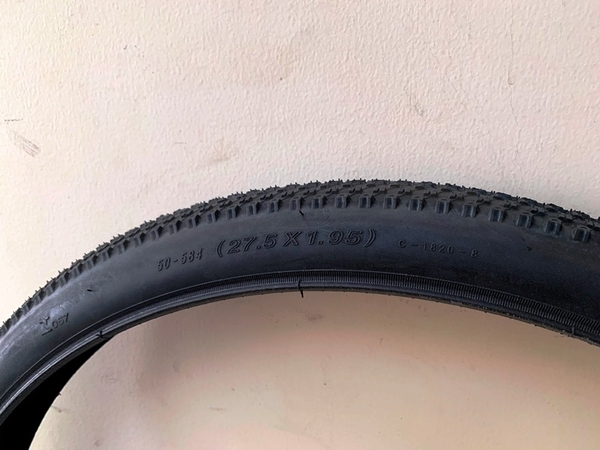 Vỏ (lốp) xe đạp leo núi - MTB hiệu CHENGSHIN (CST), cỡ 27.5x1.95 inch