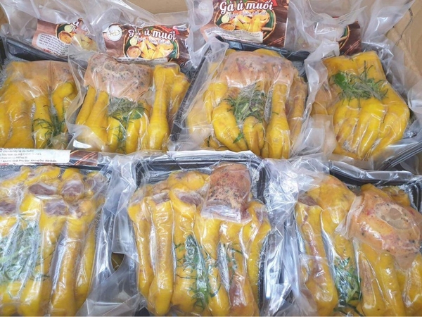 chân gà ủ muối