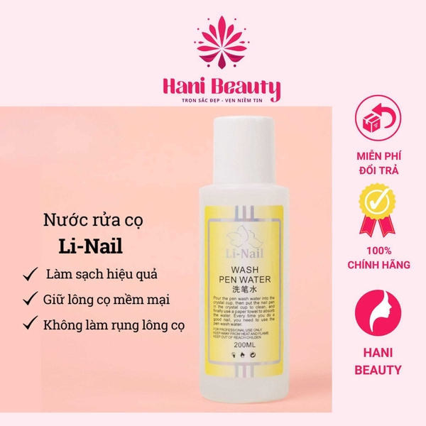 Bộ cọ Hani Beauty được đặt trong hộp bảo quản chuyên dụng.