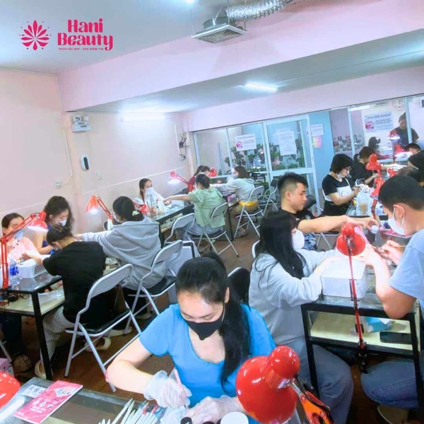 Hani chỉ ra các thói quen sai lầm khi dùng cọ