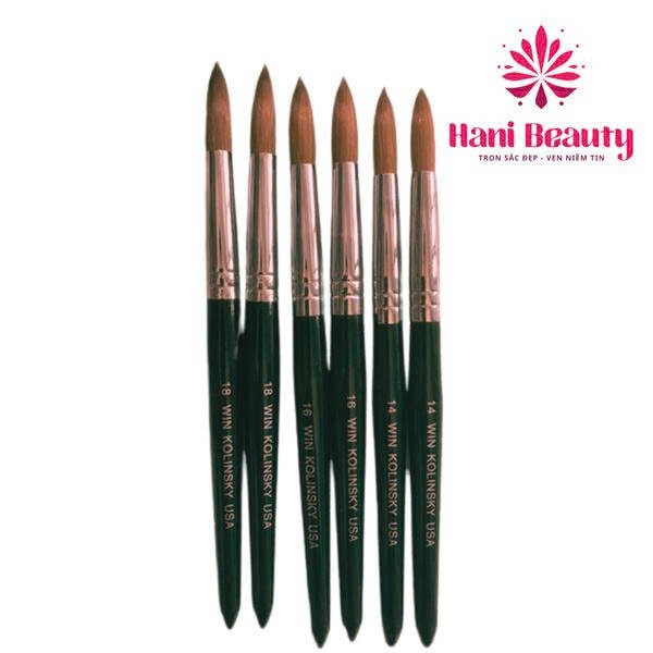 Hình minh họa cọ đắp bột bị hỏng do không bảo quản đúng cách.