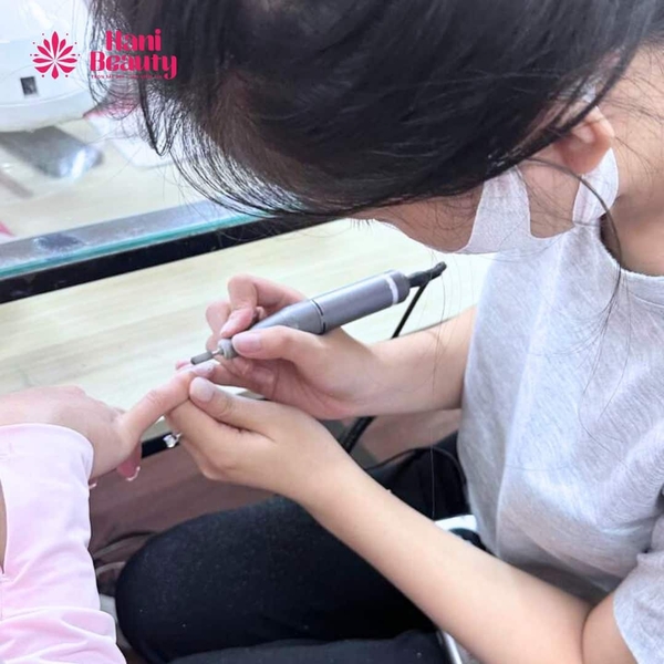 lợi ích của máy mài nail tốc độ cao trong học nail