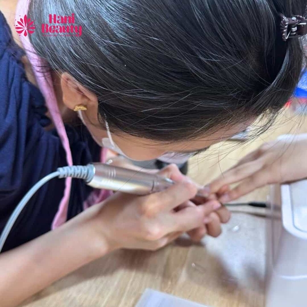 lỗi khi mua máy mài nail tốc độ cao cho học viên
