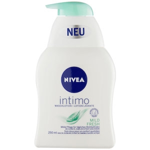 Dung dịch vệ sinh Nivea màu xanh