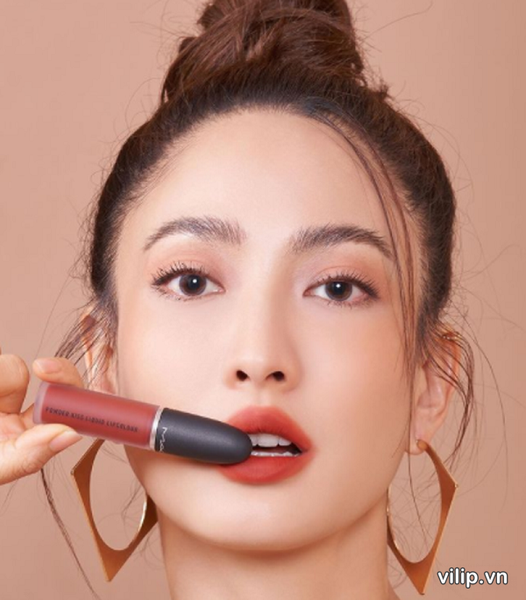 Son kem Mac Powder Kiss Liquid màu 982 Marrakesh-Mere 5ml - Đỏ Nâu Đất