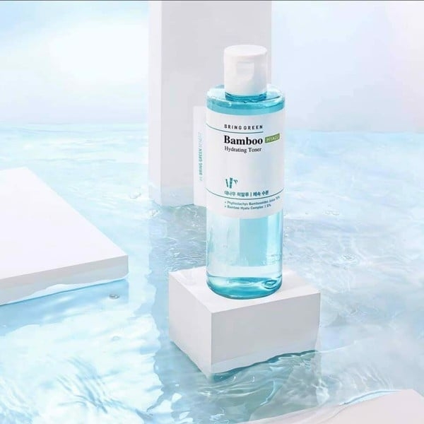 Nước hoa hồng BRING GREEN Bamboo HYALU Hydrating Toner 250ml