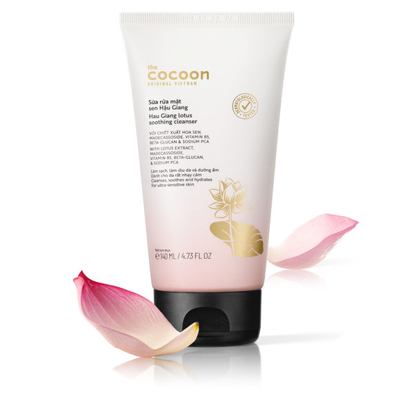 Sữa rửa mặt Cocoon sen Hậu Giang 140ml