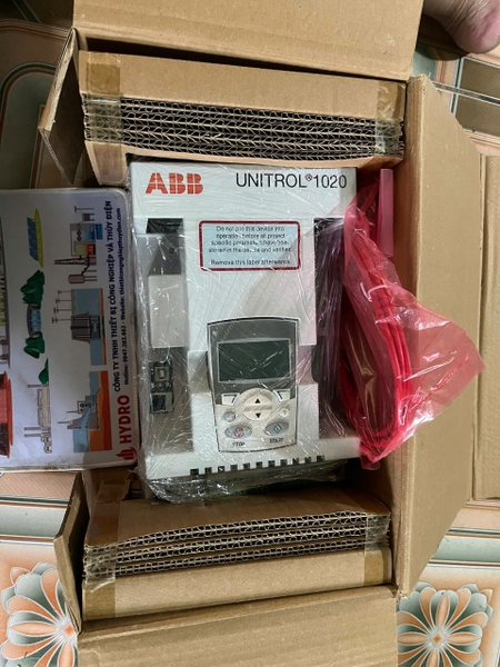 bo-dieu-khien-kich-tu-tu-dong-abb-unitrol-1020-model-1020-0003