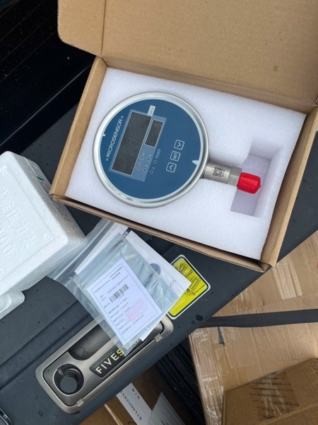 dong-ho-do-ap-suat-bo-dieu-khien-ky-thuat-so-micro-sensor
