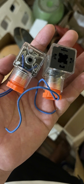 dau-dau-noi-cam-van-dien-tu-solenoid-valve-connector-co-den-led