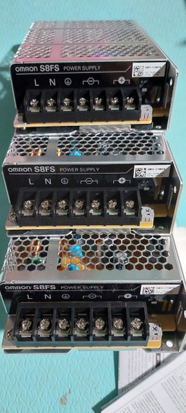 bo-nguon-to-omron-24vdc