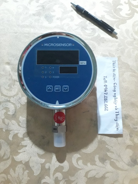dong-ho-ky-thuat-so-mpm484zl-mpm460w