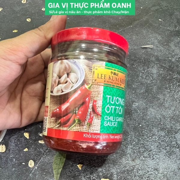 Tương ớt tỏi Lee Kum Kee (226gr)