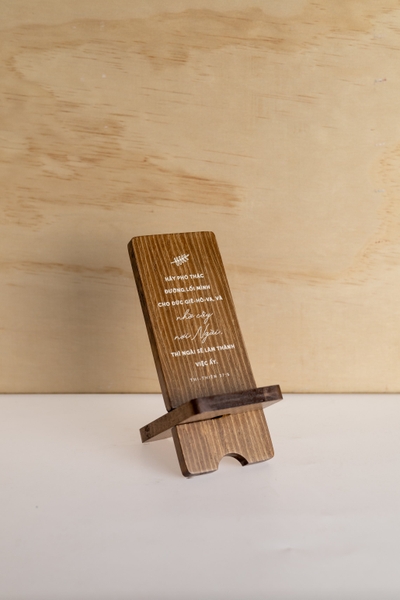Hãy phó thác đường lối mình cho Đức Giê-hô-va - Phonestand