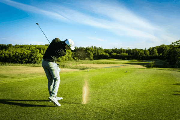 Tác động của thiết kế sân golf đến trải nghiệm và kỹ thuật của người chơi