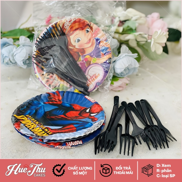 Đĩa giấy 13cm trắng, bạc, in hình (10 cái) kèm nĩa đựng bánh kem, bánh rau câu
