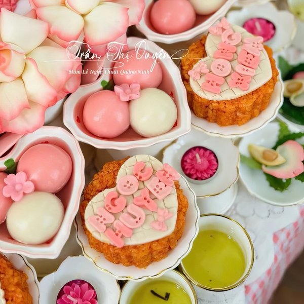 Đĩa Tròn Viền Vàng Lượn 11cm, Đĩa Sứ Tròn Đựng Bánh Bao, Trầu Cau, Xôi Cúng - trang trí đồ ăn, bàn tiệc, mâm cúng