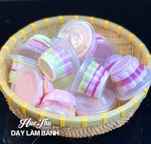 Hộp đựng rau câu Bông Mai (50 cái, có nắp) hũ nhựa hấp bánh flan, da lợn, đựng tàu hủ singapore, panna cotta, rau câu ly