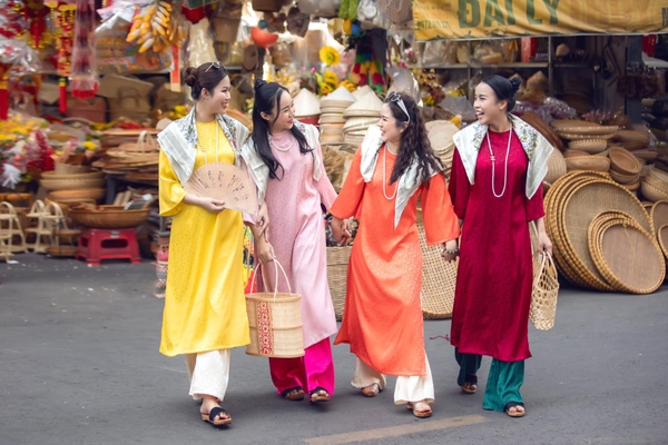 Áo dài cách tân dáng suông