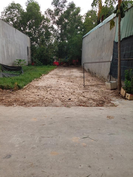 Chủ gửi nền đất ở xã Mỹ hạnh nam mặt tiền đường bê tông lớn xe tải vào