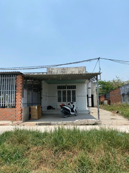 BÁN NHÀ BÌNH TIỀN 1, ĐỨC HOÀ HẠ , LONG AN. Diện tích:7m x 30mnở L TDT:236 Mv ONT