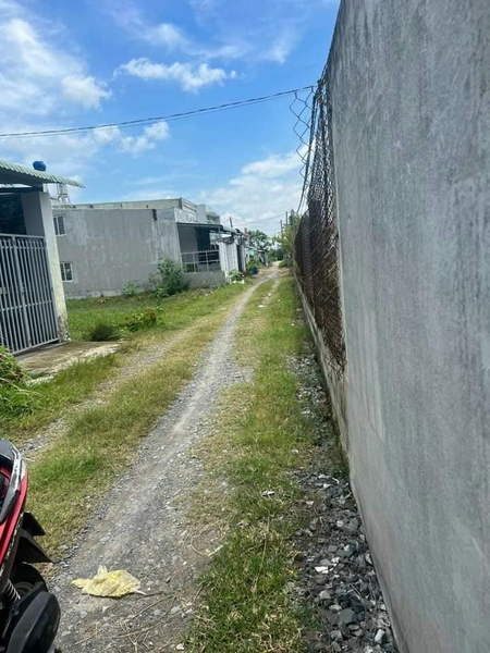 Bán lô đất 1/ bêtoong Rừng dầu,.  DT 5m * 33m full thổ cư