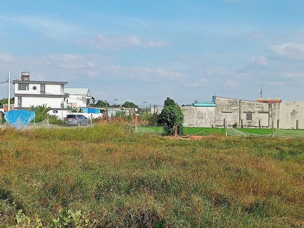 Bán lô đất gần nhựa Đức Hòa Thượng DT: 5mX47m không thành phố buồn