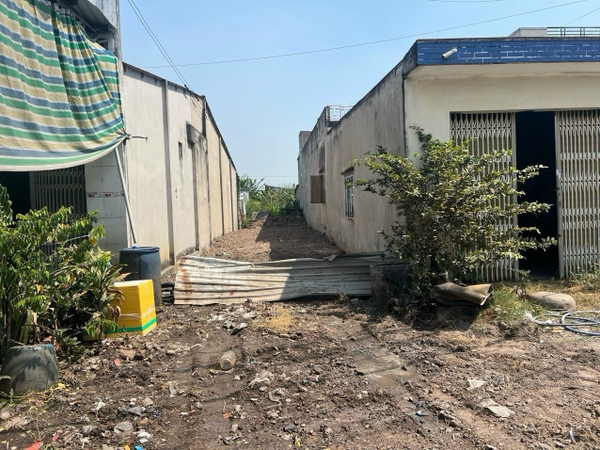 Cần bán lô đất nặt tiền tl 825 ( ql N2 ). Diện tích : 4,5 x 44 đất vườn 100%