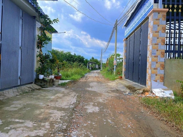 Mua Bán Đất Khu Vực 4 Thị Trấn Đức Hòa MT Đường TRI THỨC Xe Hơi Vào