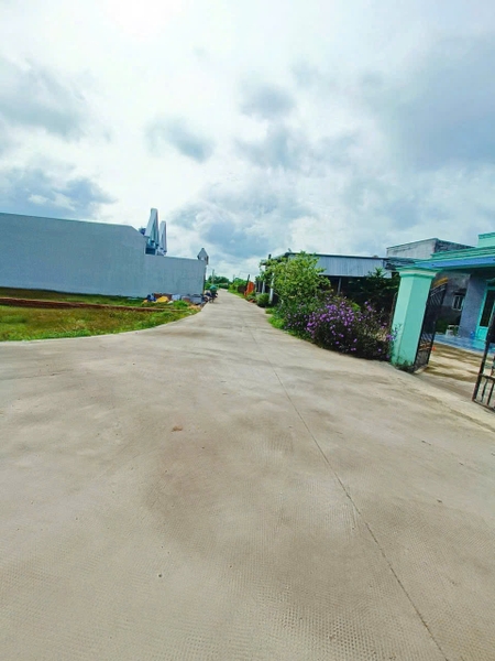 Đất xã Hòa Khánh Tây