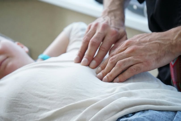 Đau dạ dày do stress – ăn uống thất thường