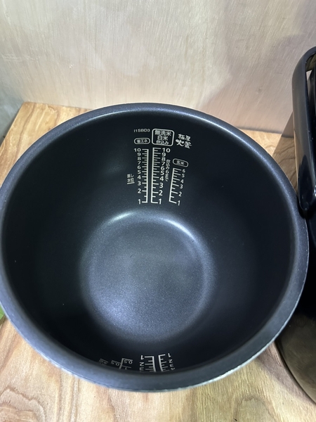 Nồi cơm điện 224 IRIS OHYAMA 2019 1.8L