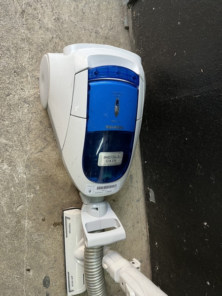 Máy hút bụi 33 - TOSHIBA