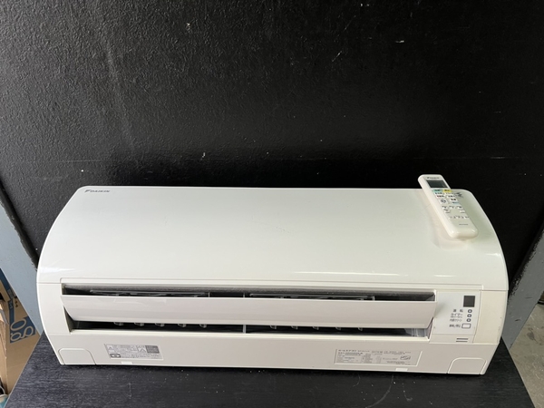 Điều hò 225 DAIKIN 2017 2.2kw 100v