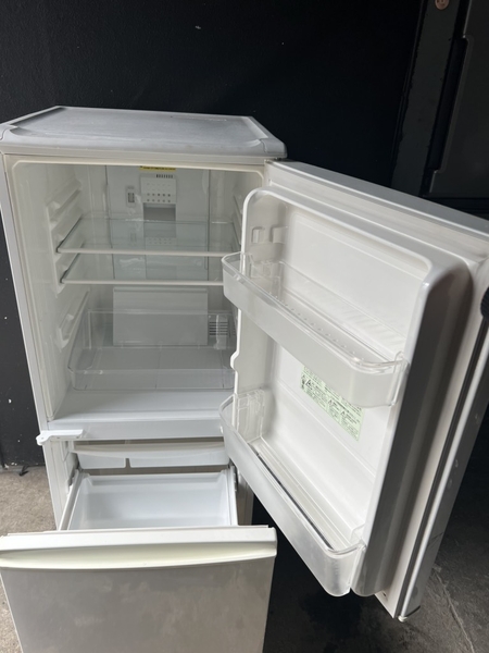 Tủ lạnh 245 SHARP 137L