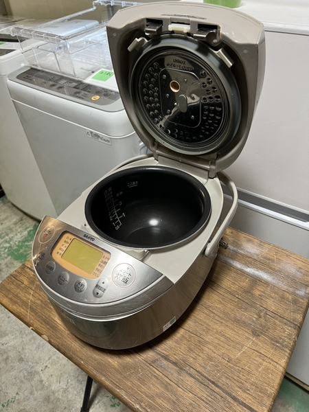 Nồi cơm 201 SANYO 1L