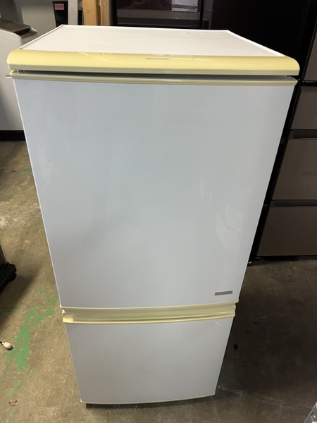 Tủ lạnh PVN830 Sharp 137L 2015