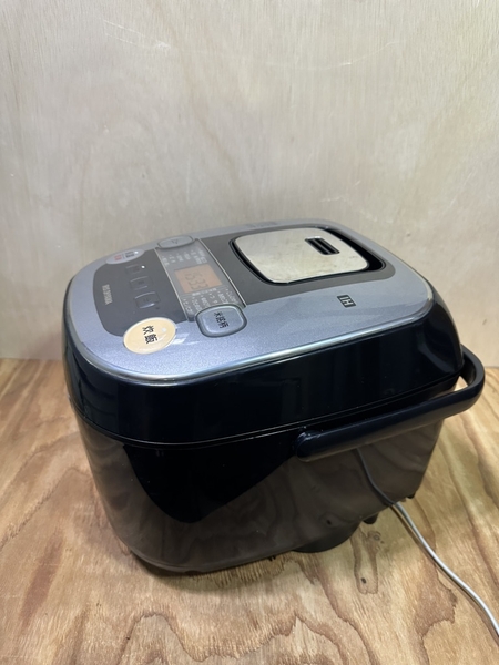 Nồi cơm điện 224 IRIS OHYAMA 2019 1.8L