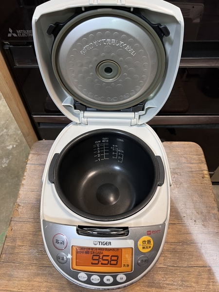 Nồi cơm PVN1502 Tiger 1.0L