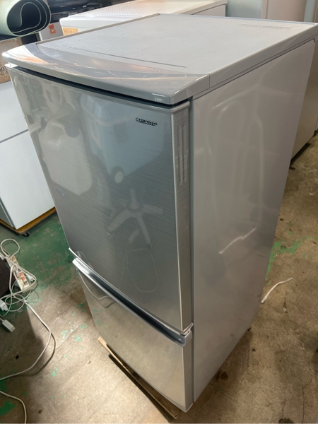 Tủ lạnh PVN1605 Shapr 137L 2018