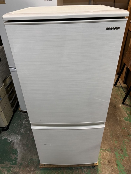 tủ lạnh PVN1394 Sharp 137L 2019
