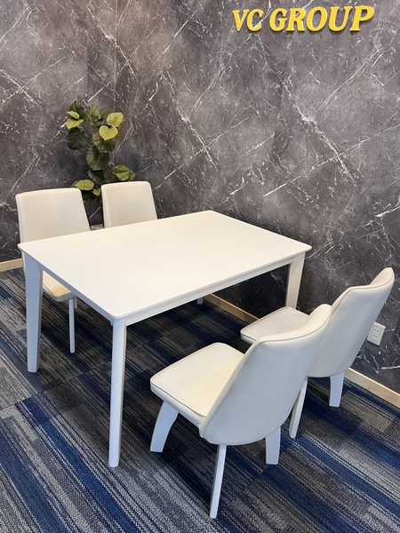 Bàn ăn 4 ghế PVN1749 D130cm N80cm C71cm