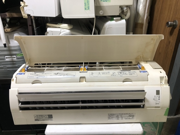 Điều hoà 300 DAIKIN 2017 100V 2.2KW