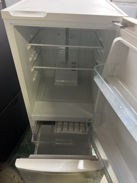 Tủ lạnh 287 PANASONIC 2016 138L